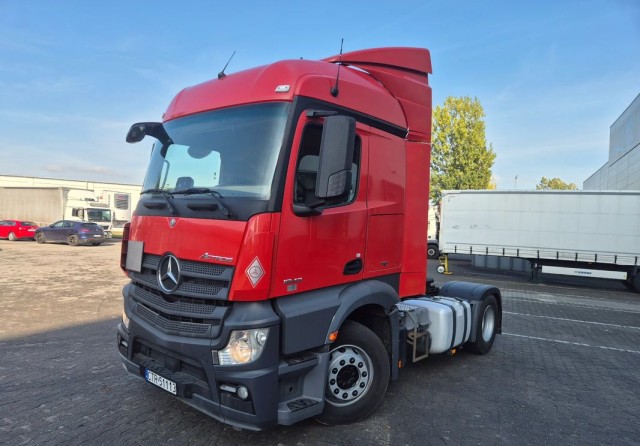 mercedes-benz